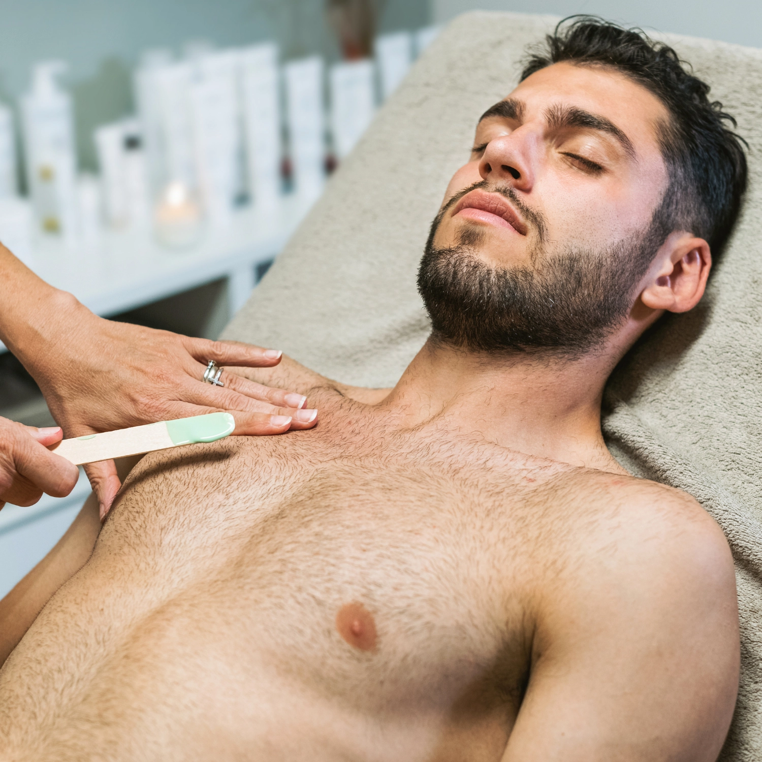 epilation torse homme - Sainte Marie aux Chenes - nuage de beaute - lucie